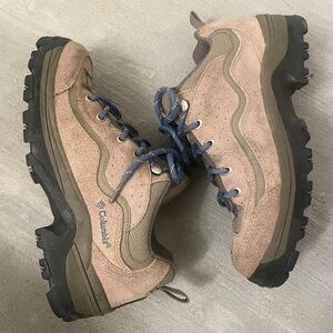 Columbia Rock Peak III women's ankle hiking boots